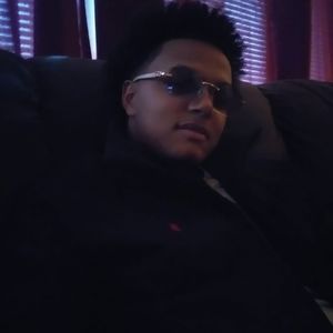 Meet your Posher, Dakota